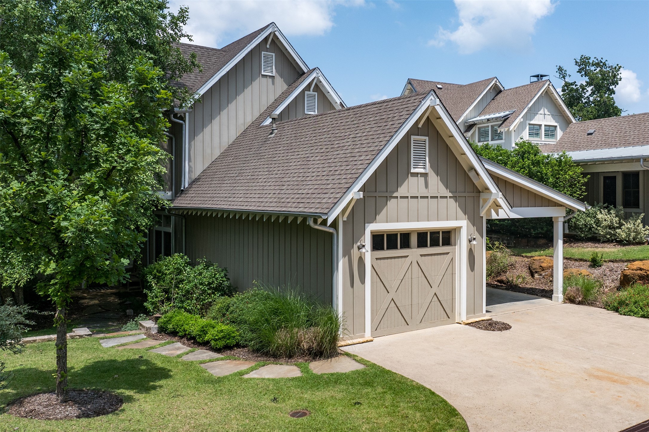 4460 Long Cove Drive