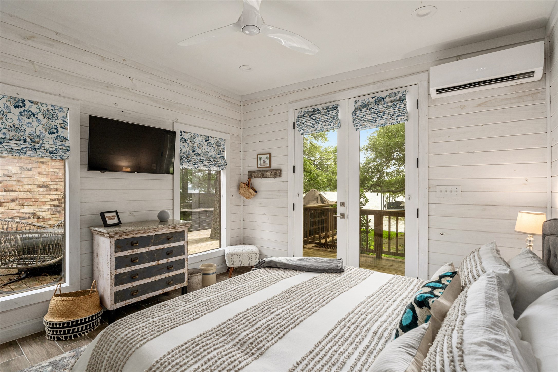 6949 Terry Trace