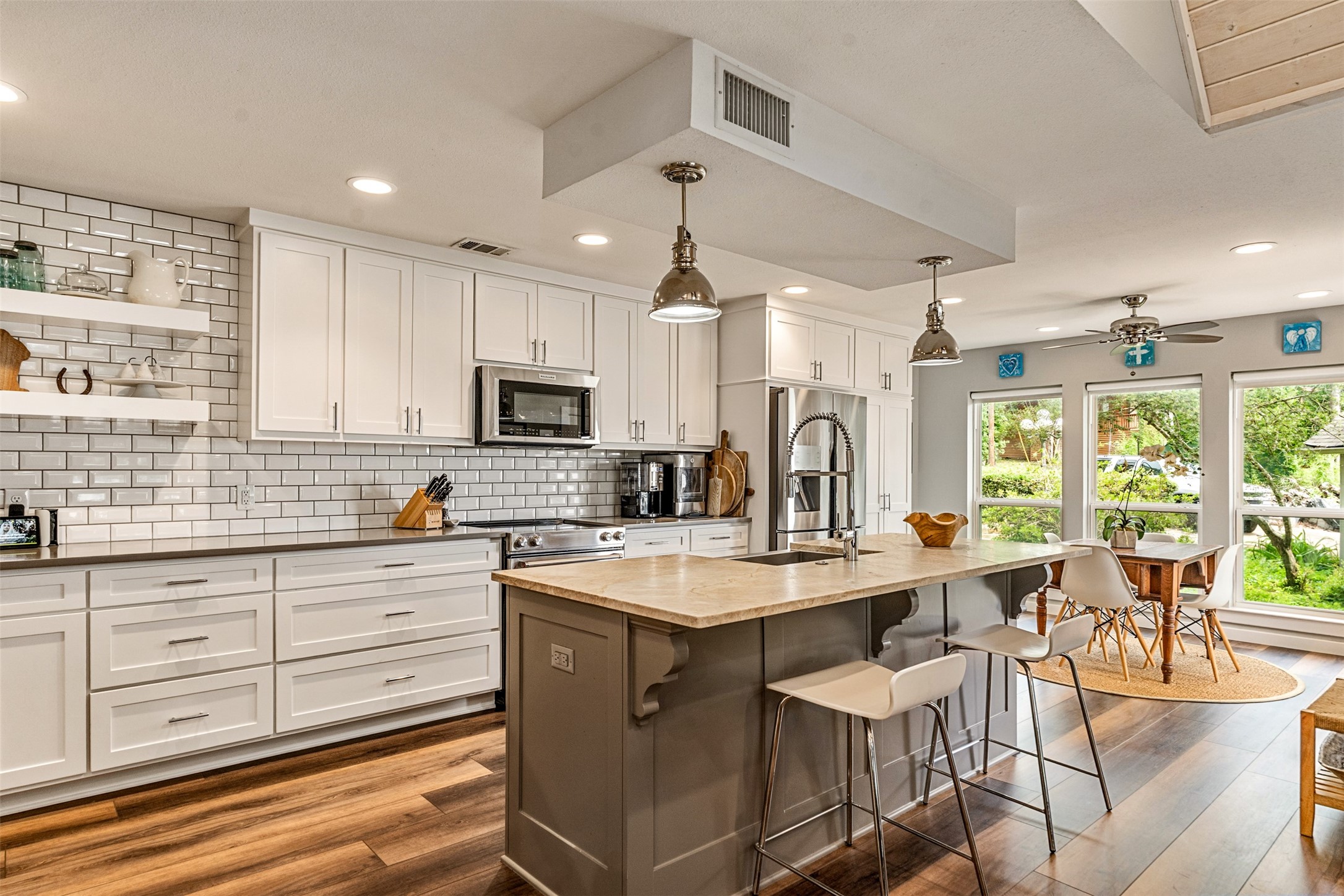 6949 Terry Trace
