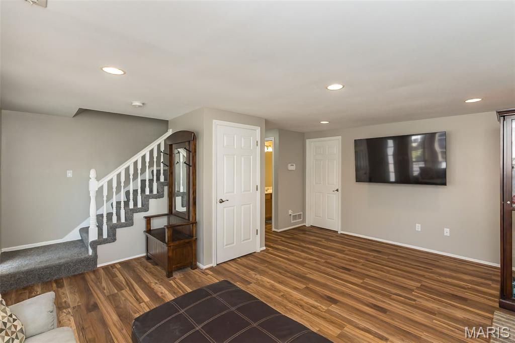 17047 Redwood Glen Drive