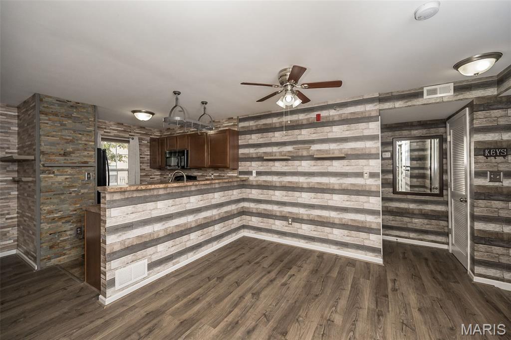2460 Lampong Drive Unit: 100C