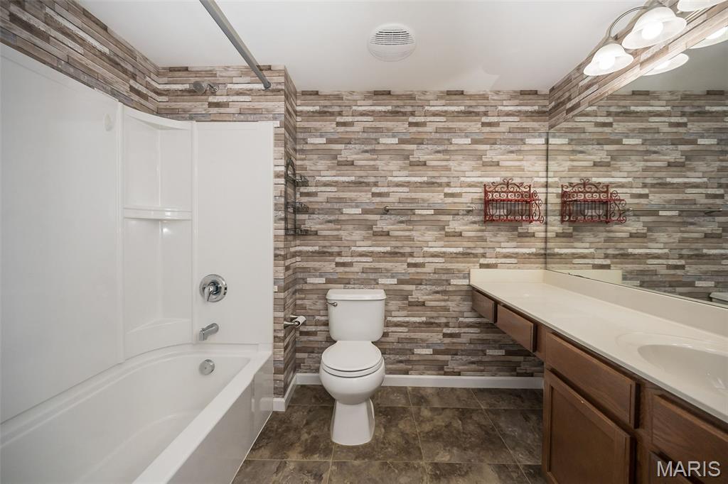 2460 Lampong Drive Unit: 100C