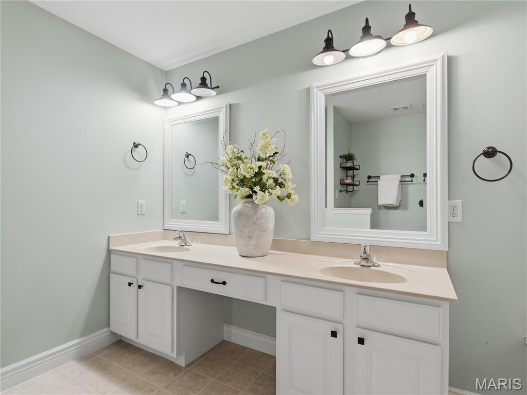42 Clovercrest Court