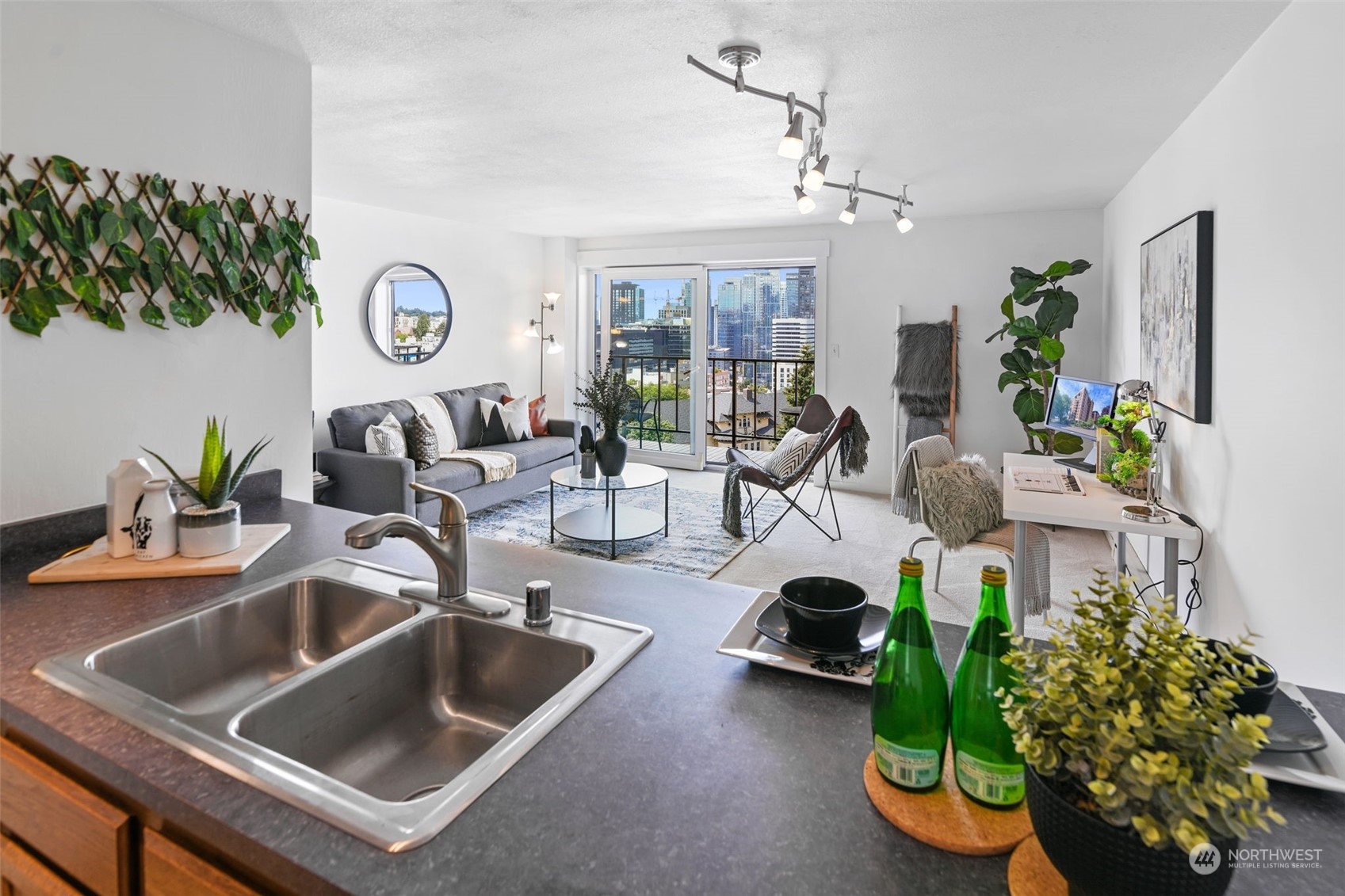 1300 University Street #7E