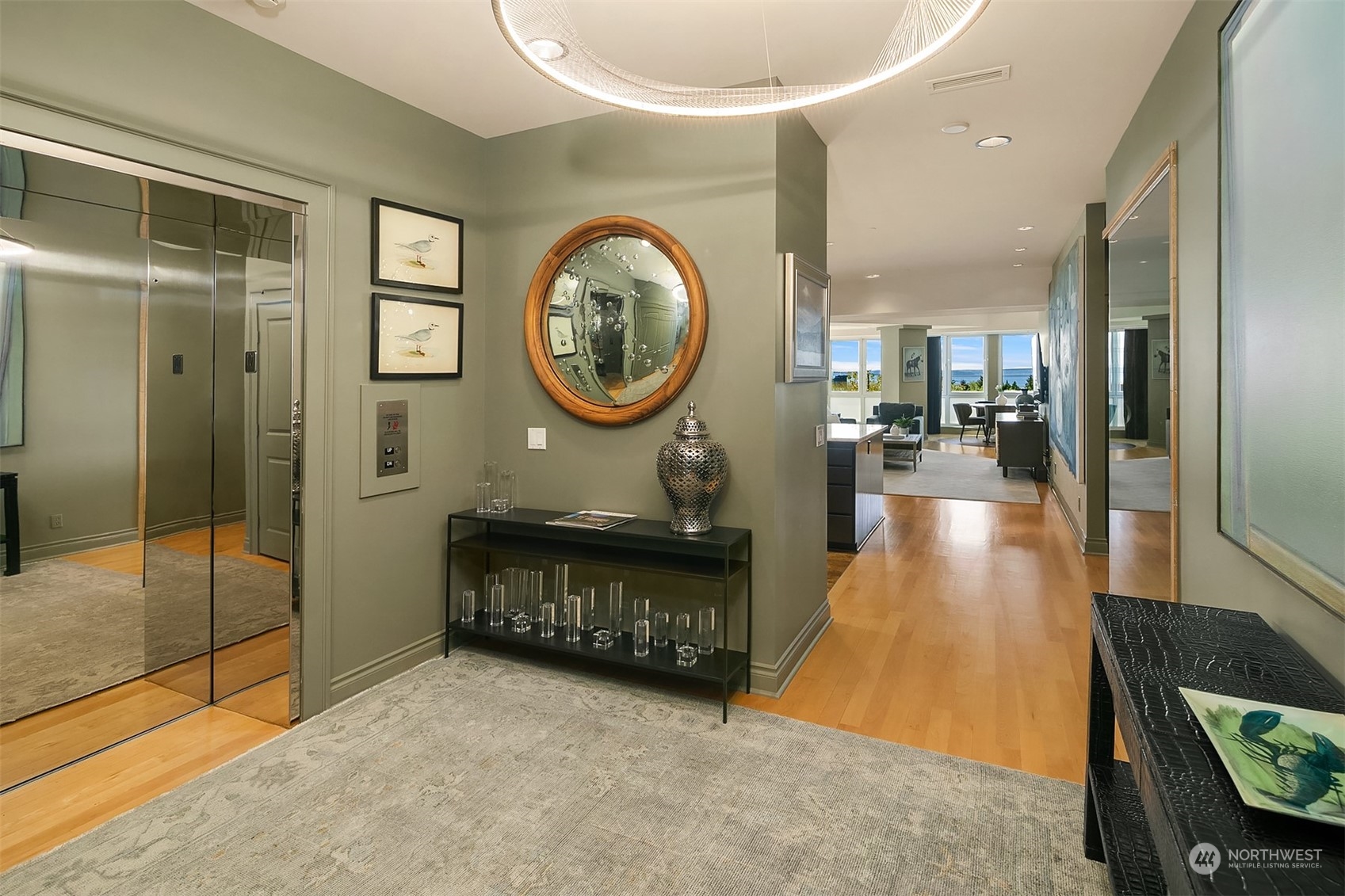505 W Mercer Place #101