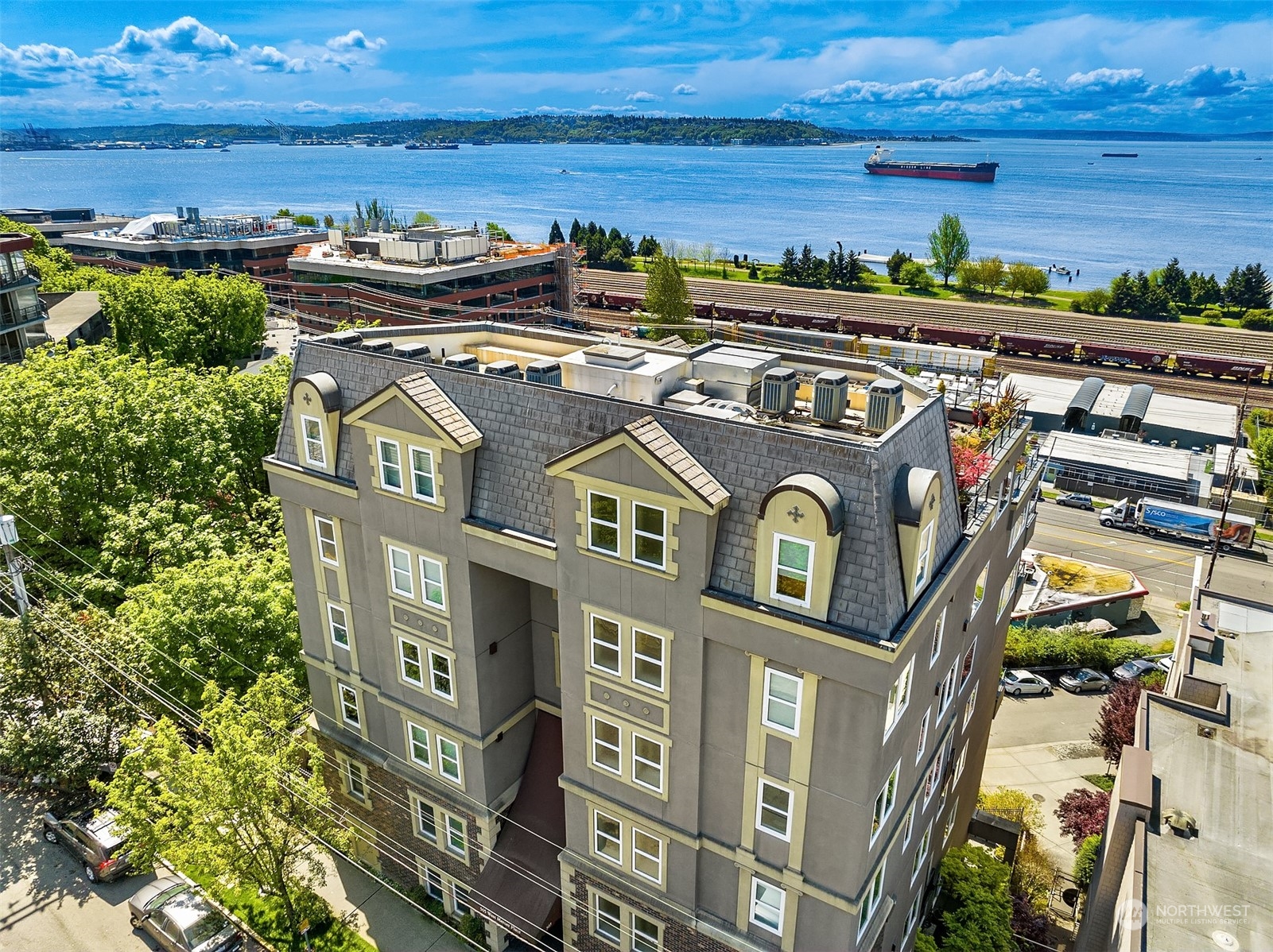 505 W Mercer Place #101