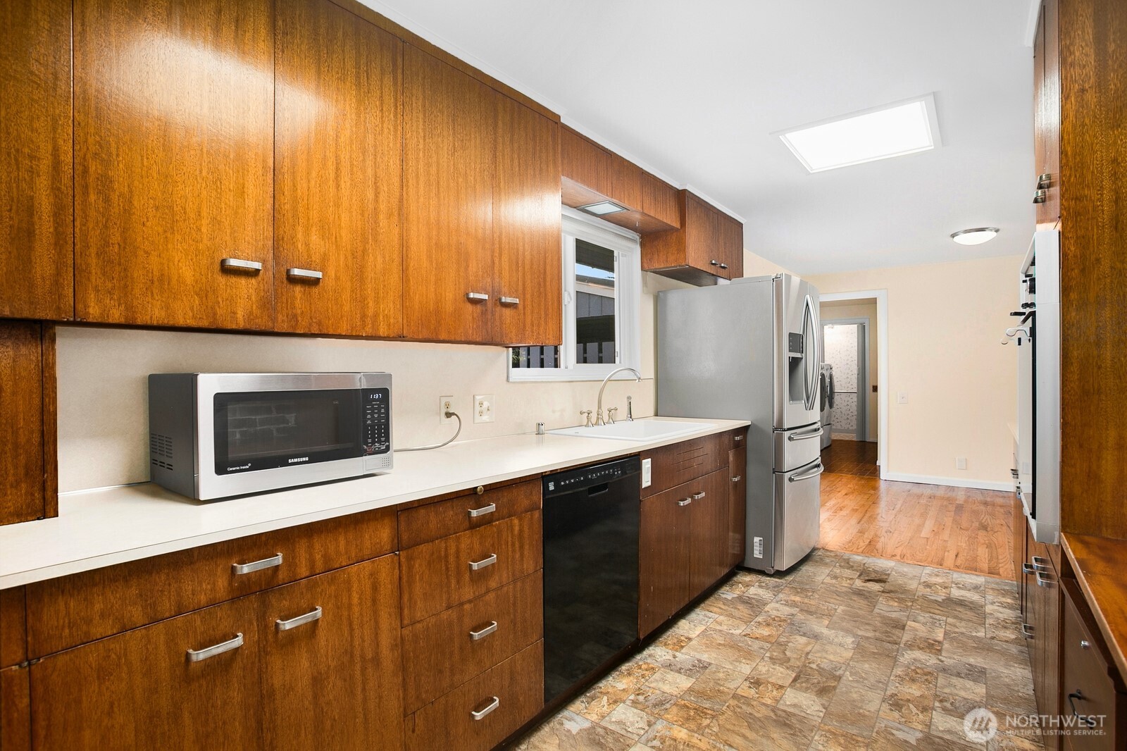 11006 SE 31st Street