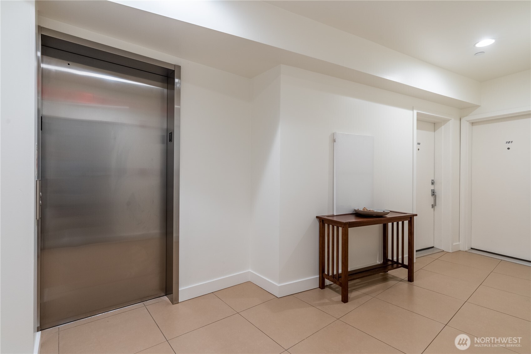 2731 Boylston Avenue E Unit: 300