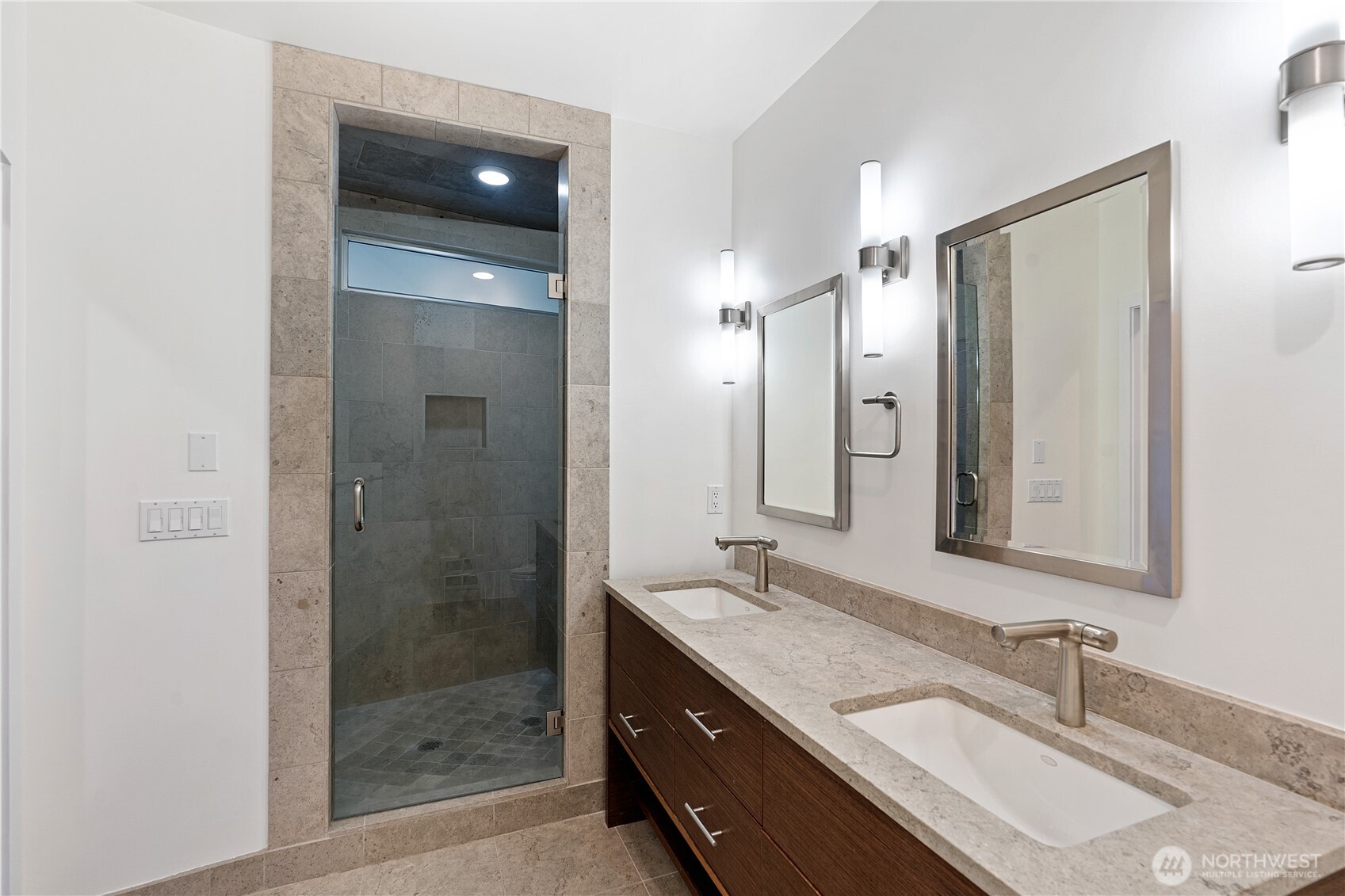 2731 Boylston Avenue E Unit: 300