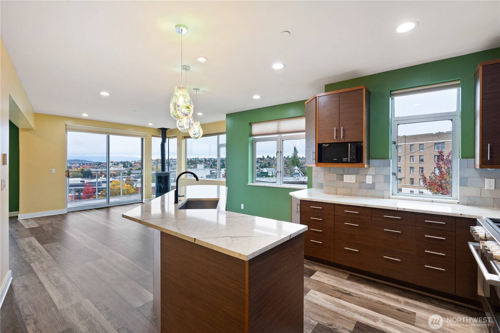 2731 Boylston Avenue E Unit: 300