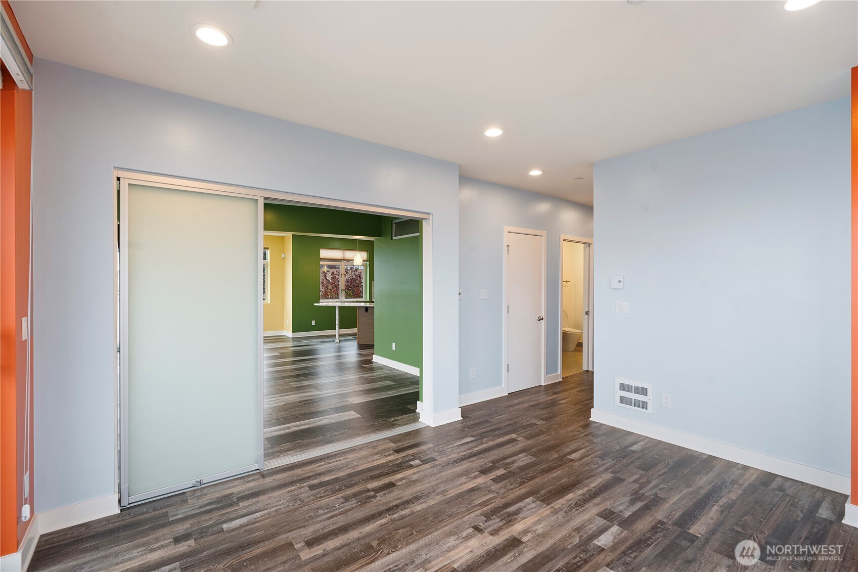 2731 Boylston Avenue E Unit: 300