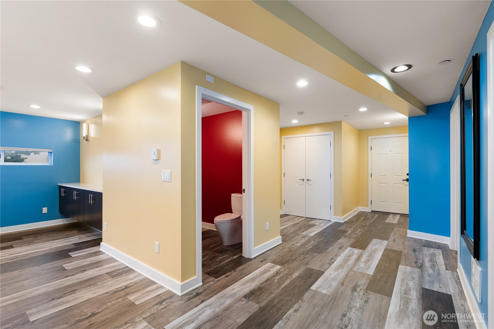 2731 Boylston Avenue E Unit: 300