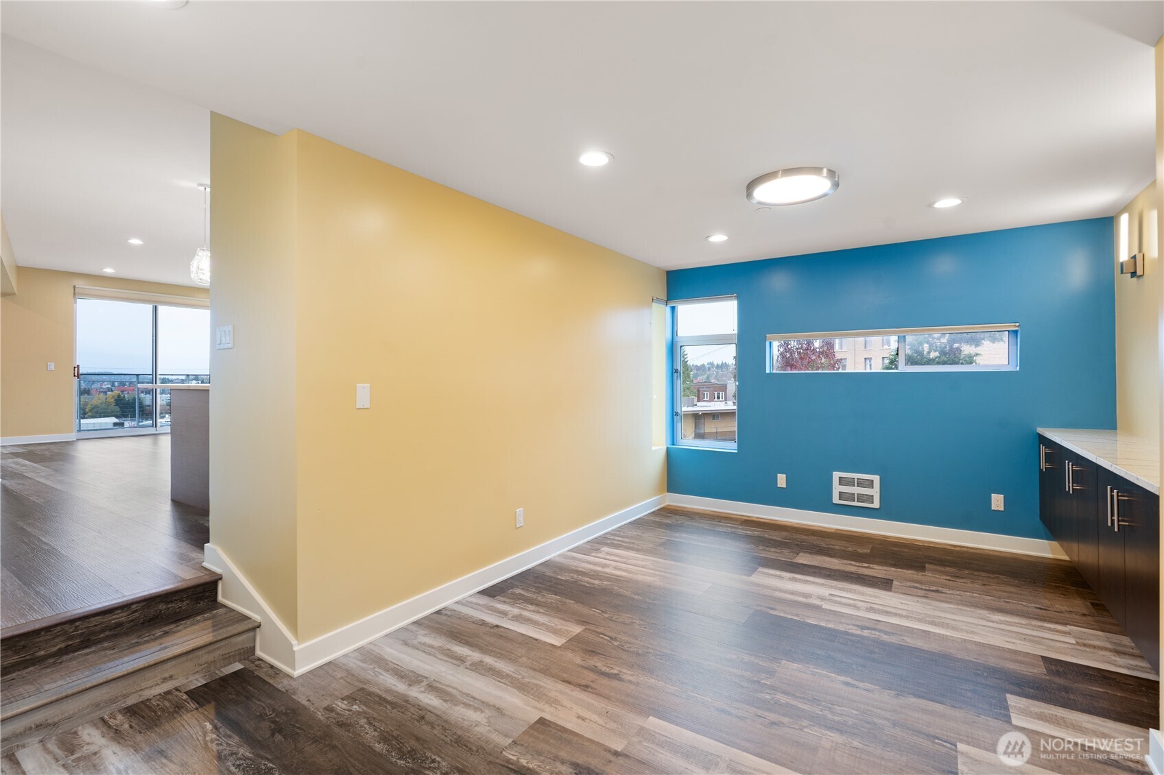 2731 Boylston Avenue E Unit: 300