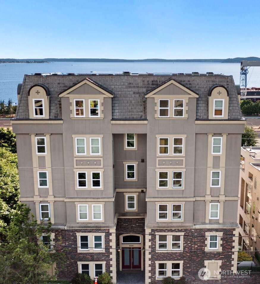 505 W Mercer Place Unit: #101