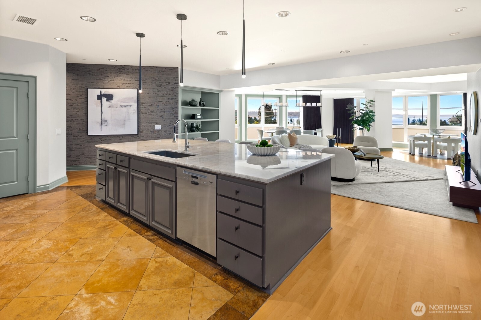 505 W Mercer Place Unit: #101