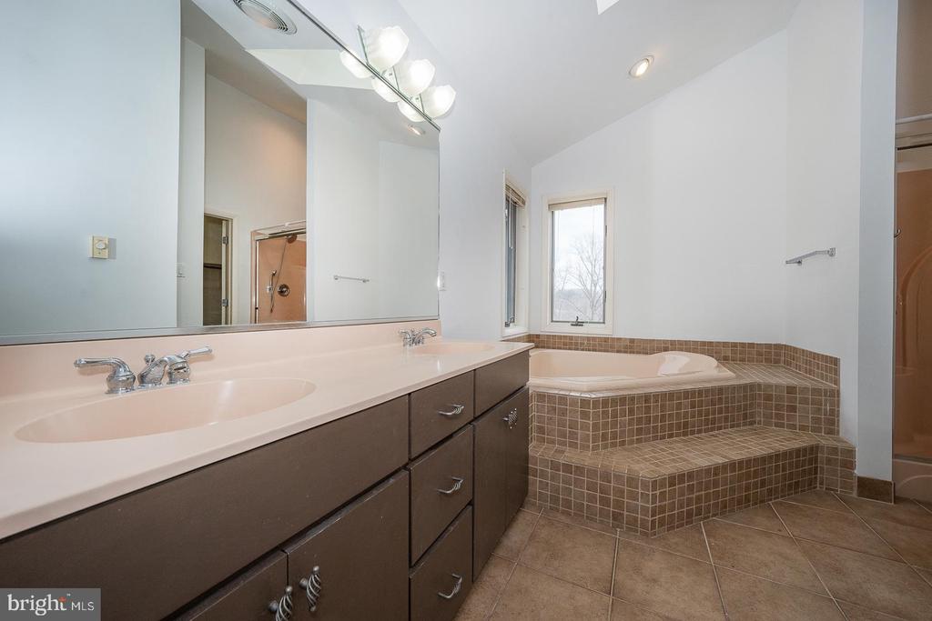 101 Nuss Rd