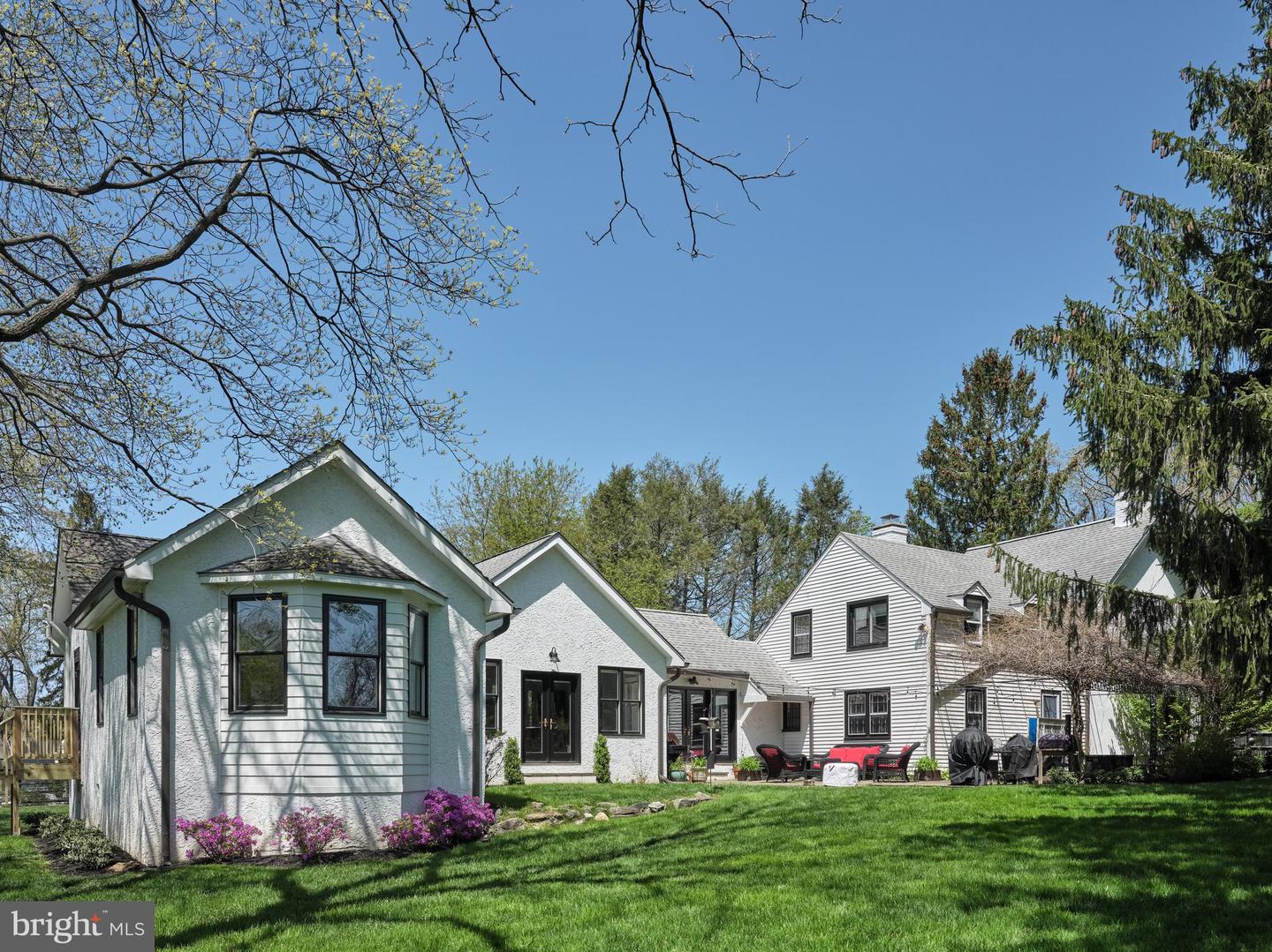 1040 KING OF PRUSSIA ROAD