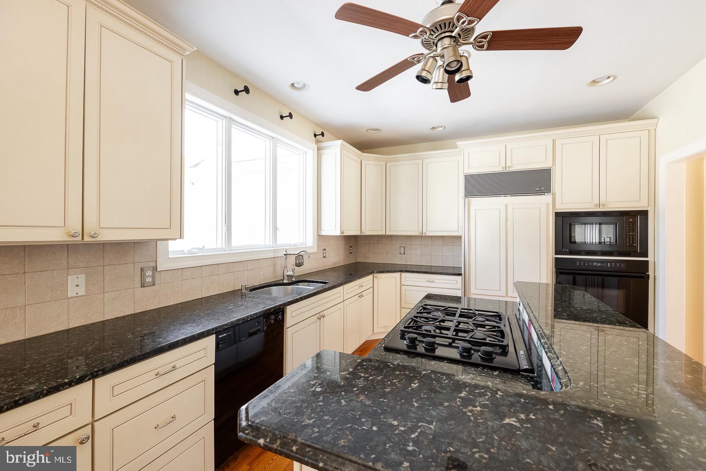 393 Hallman Mill Rd