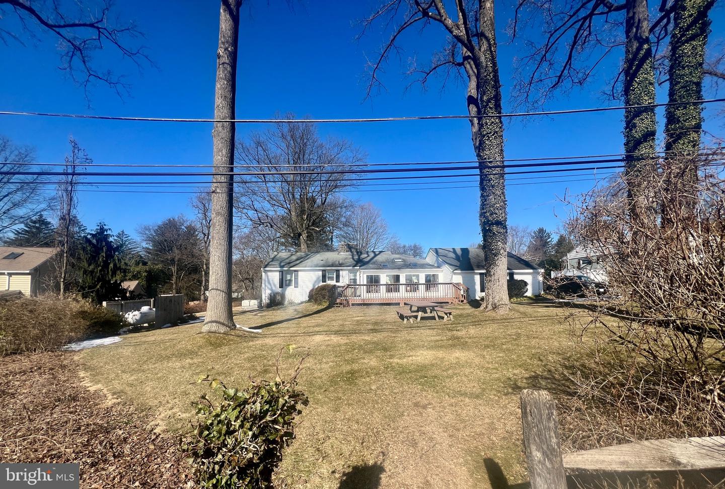 414 School Ln