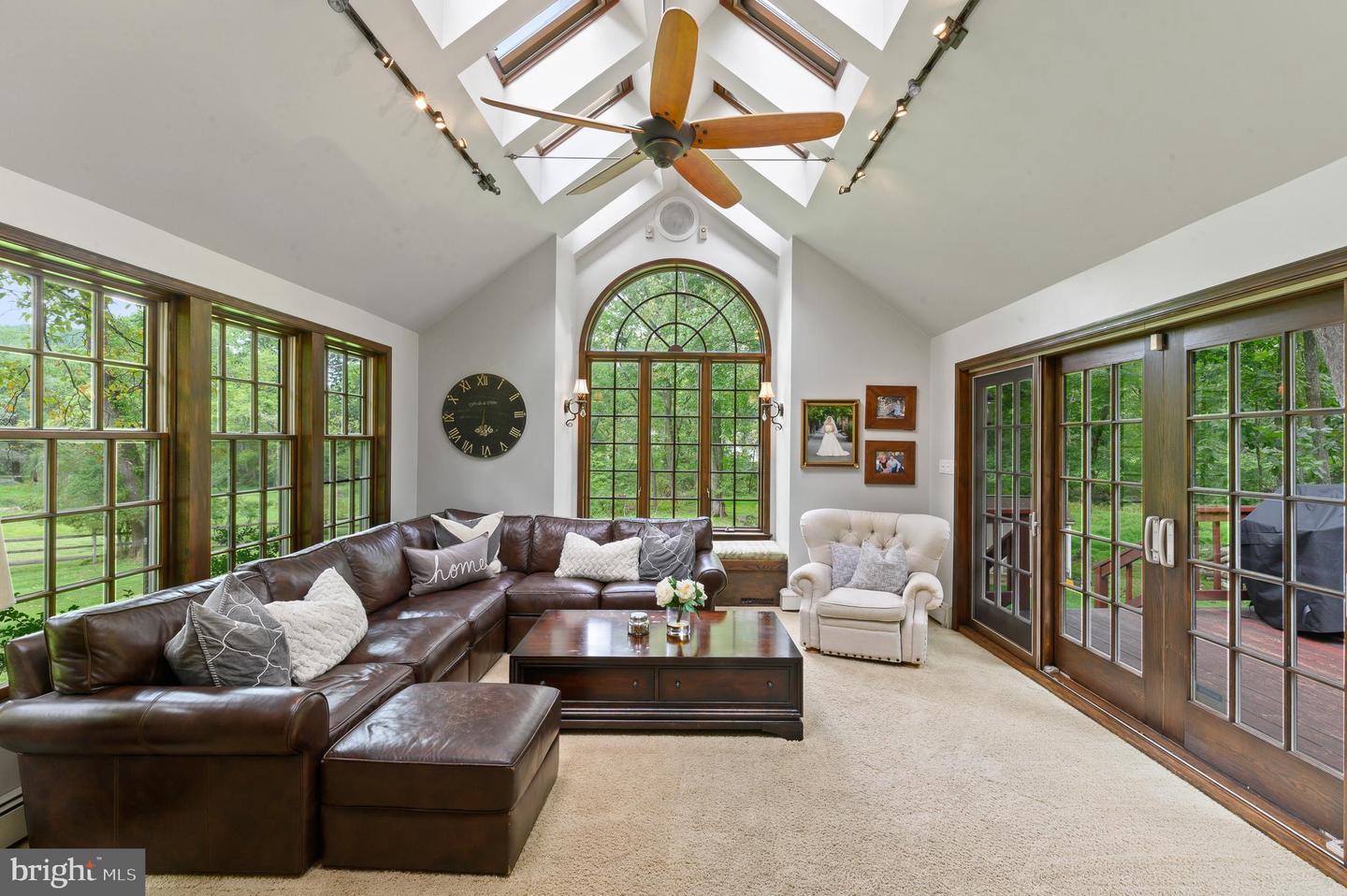 2401 Buttonwood Rd