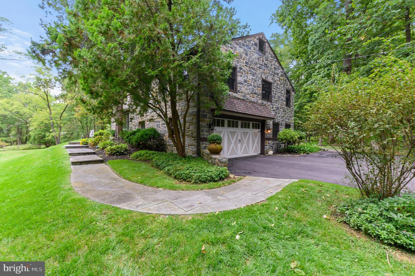 2401 Buttonwood Rd