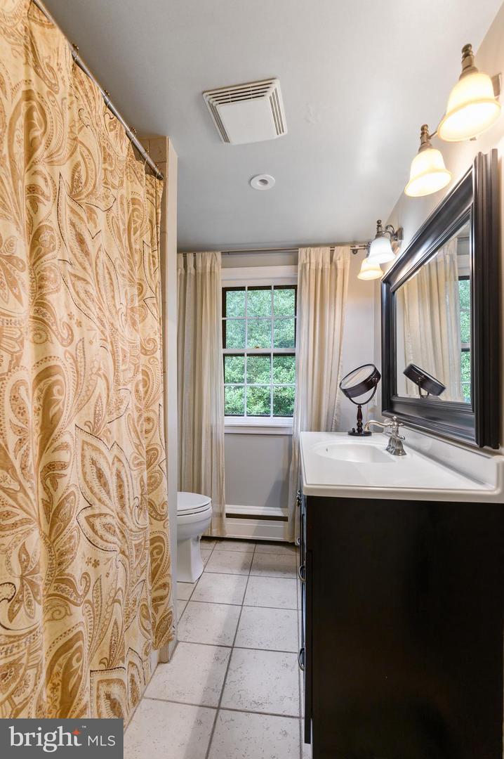 2401 Buttonwood Rd