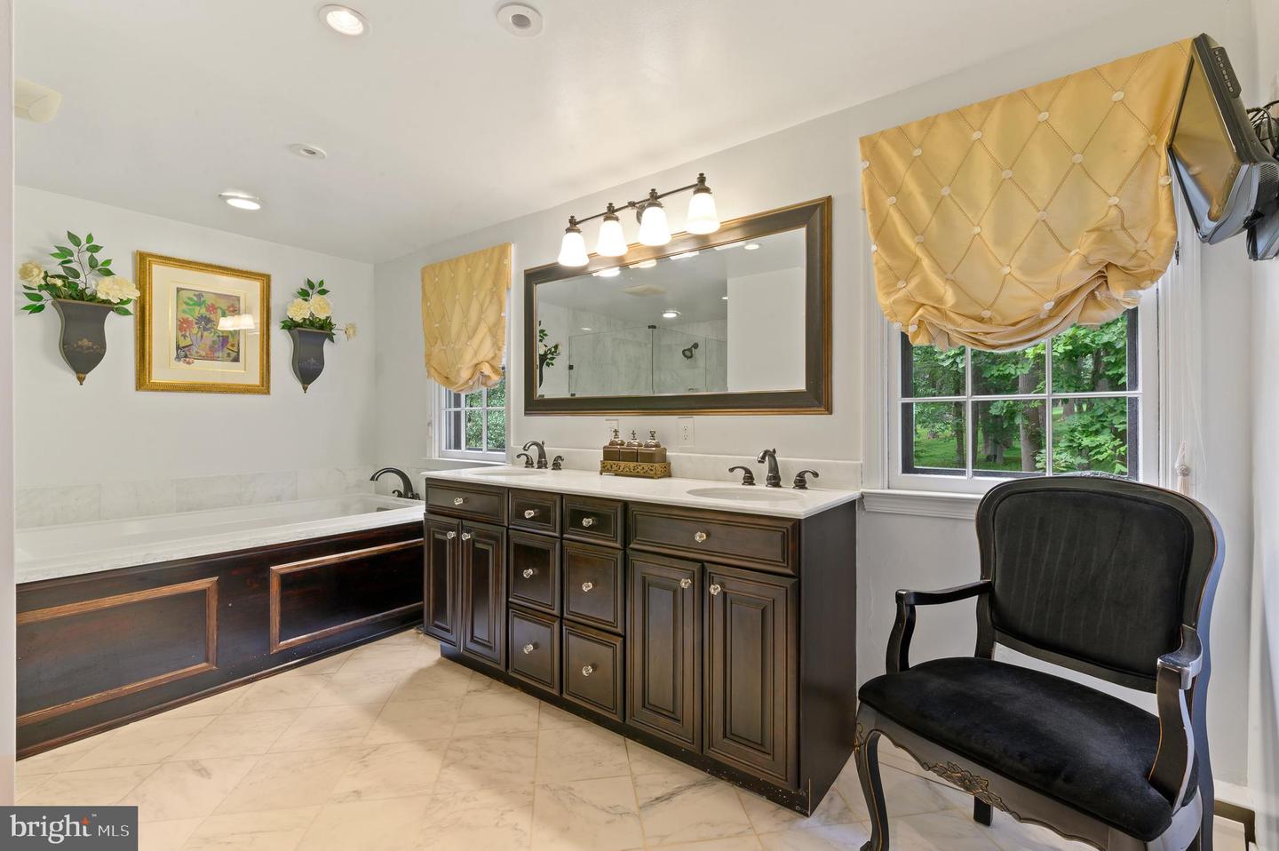 2401 Buttonwood Rd