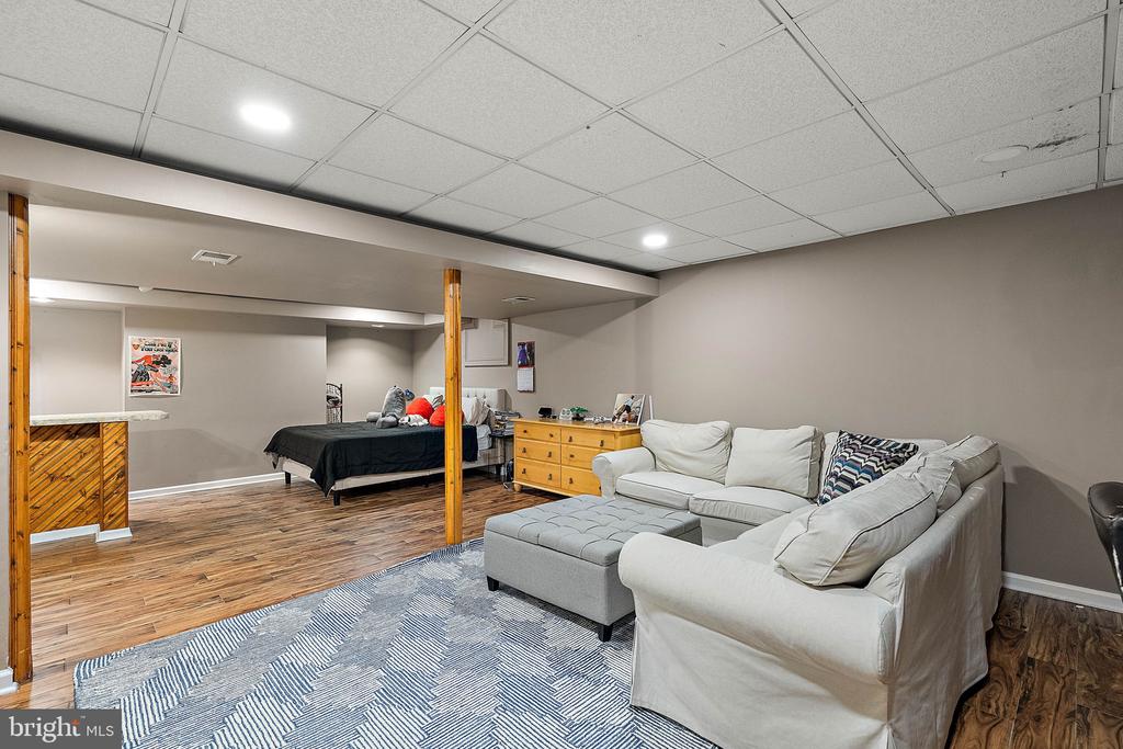 1117 Independence Dr