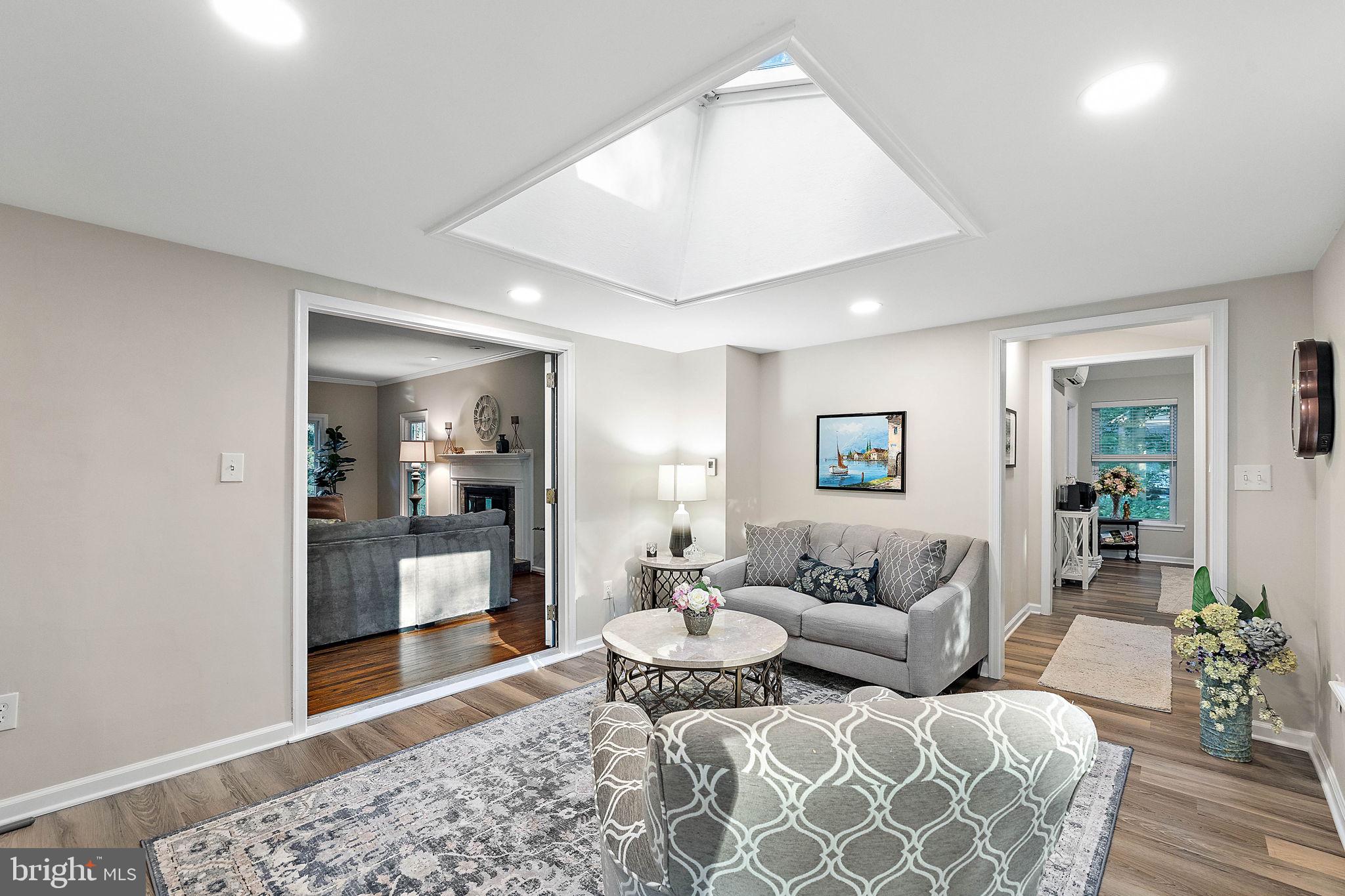 1117 Independence Dr