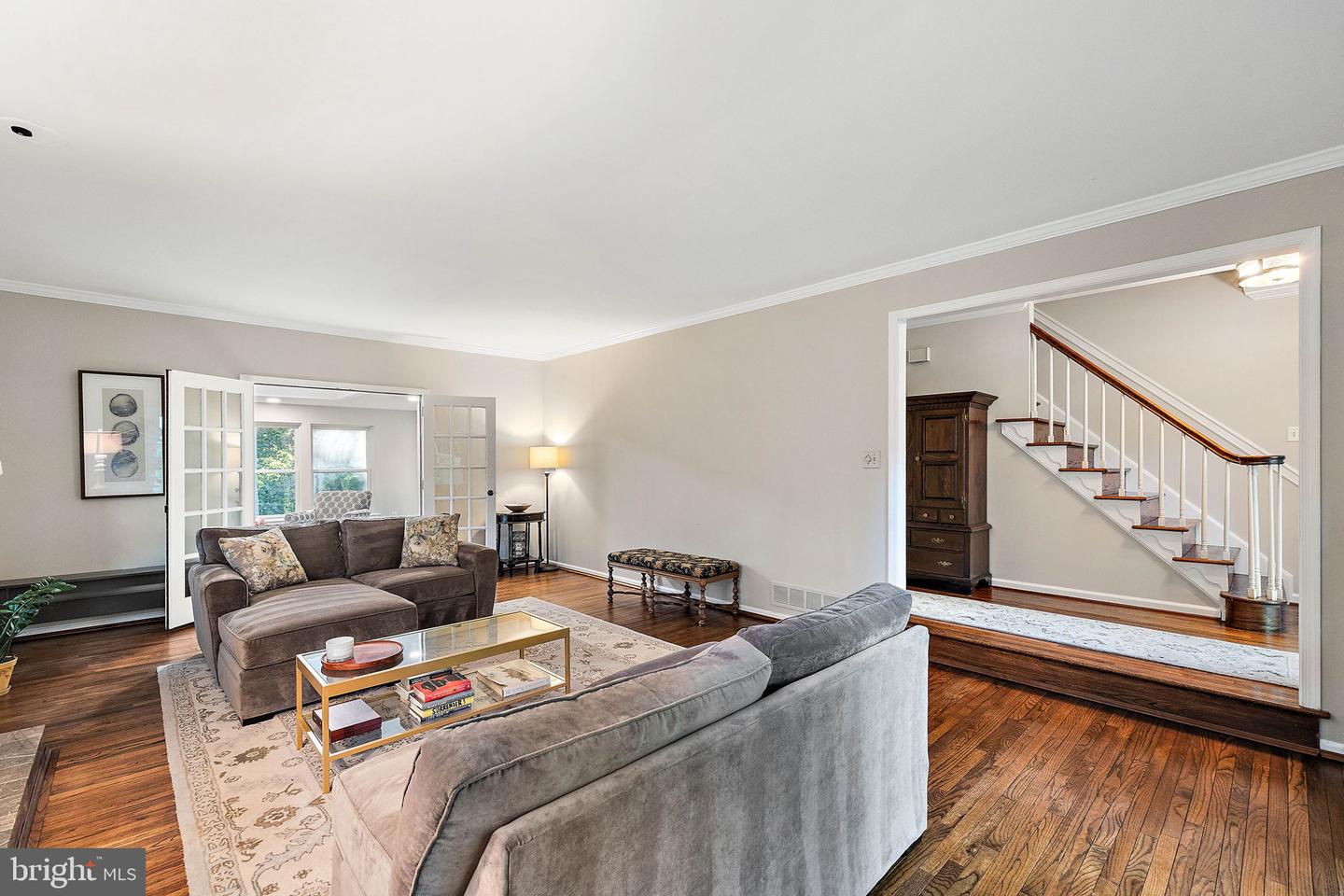 1117 Independence Dr