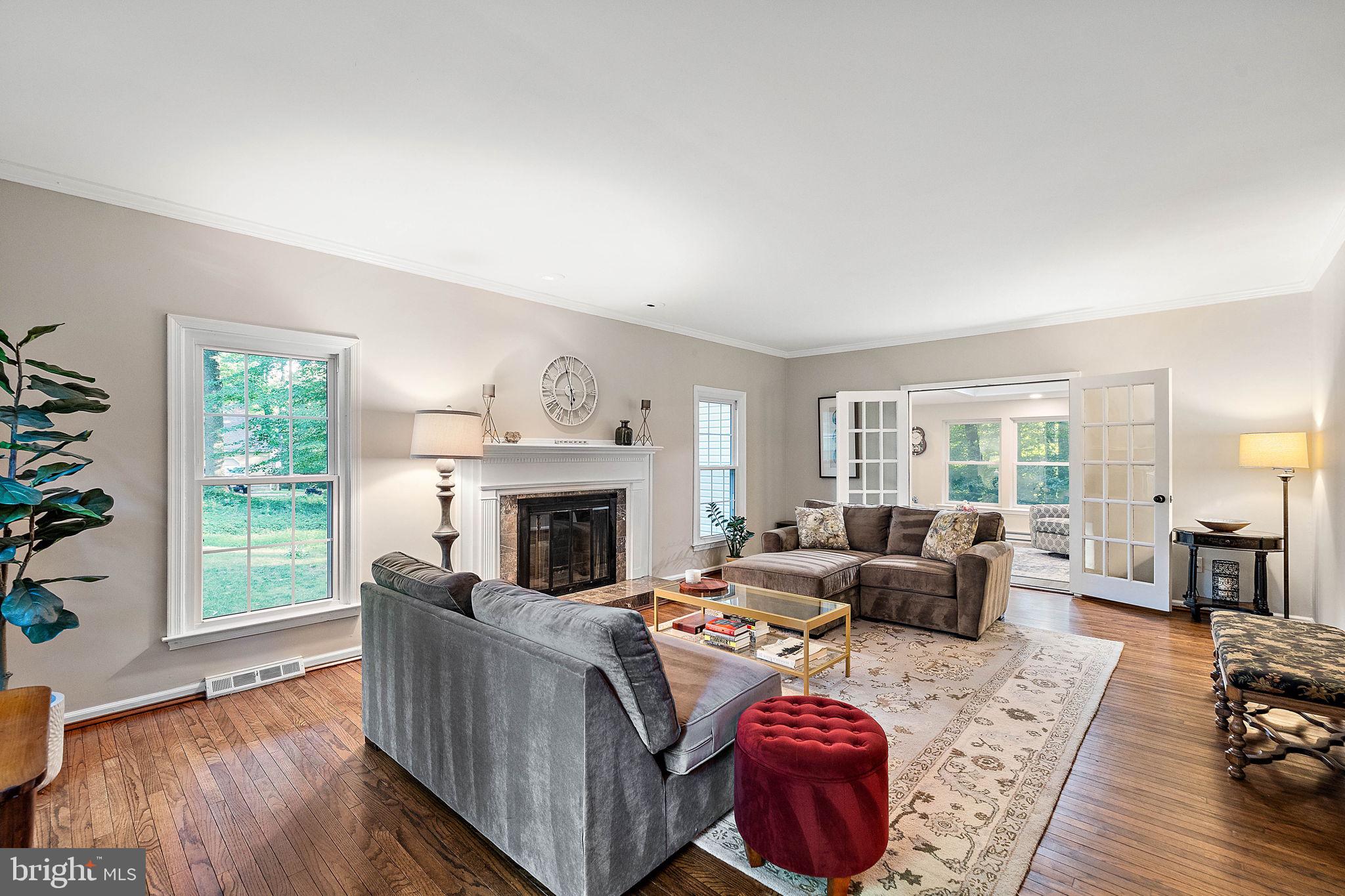 1117 Independence Dr