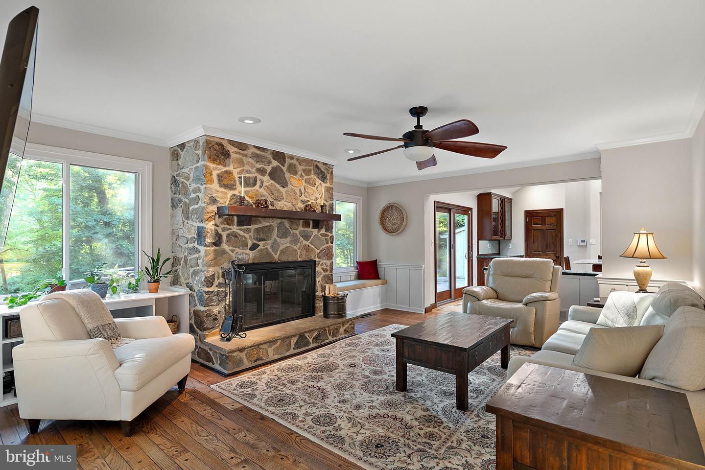 1117 Independence Dr
