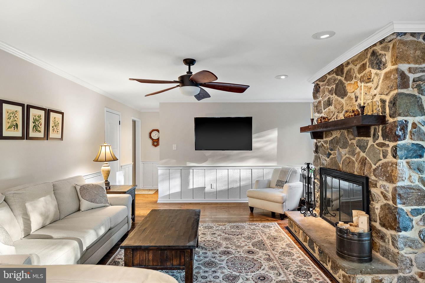 1117 Independence Dr