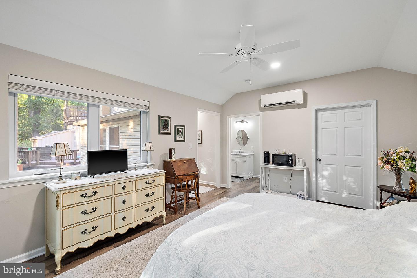 1117 Independence Dr