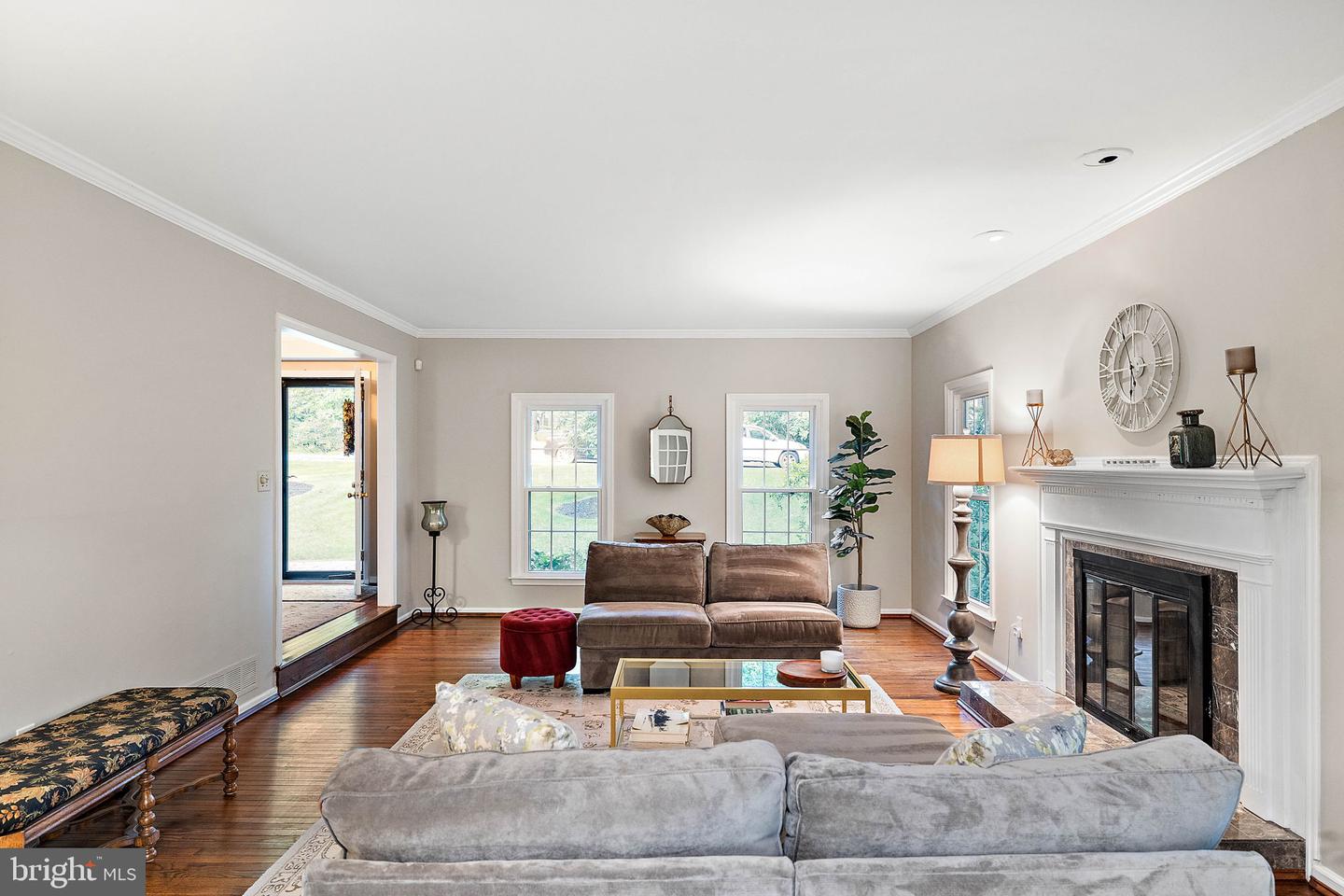 1117 Independence Dr