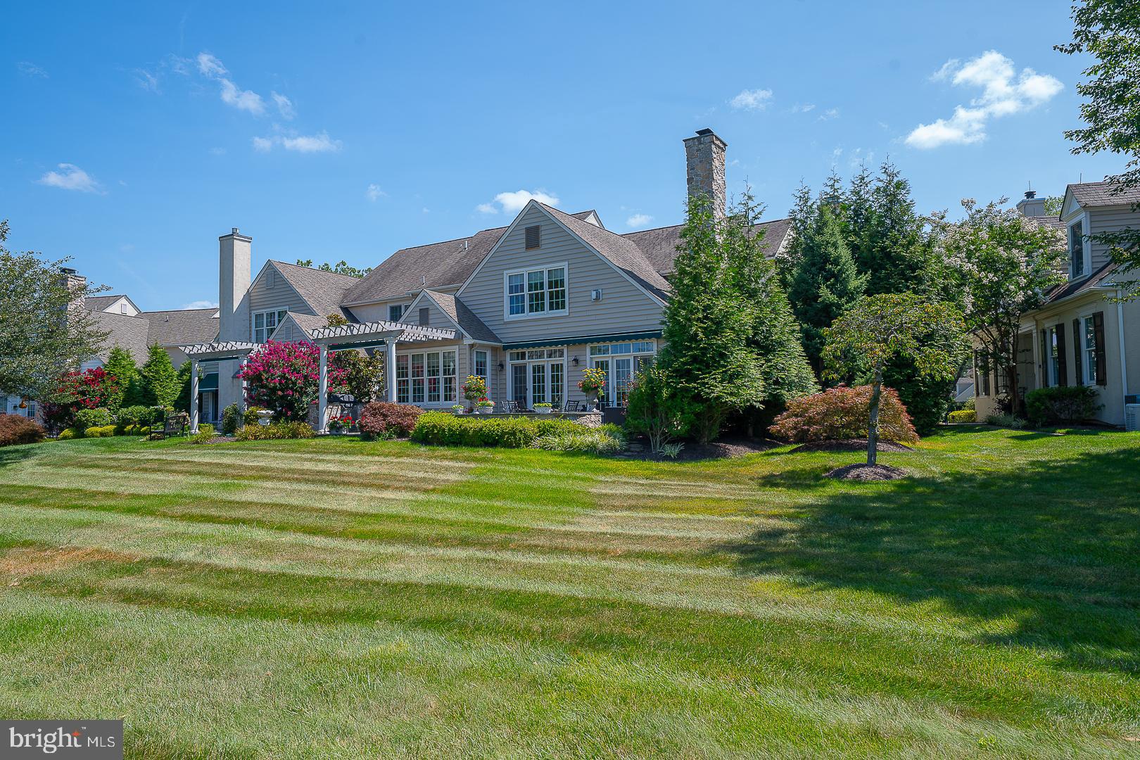 337 APPLEBROOK DRIVE