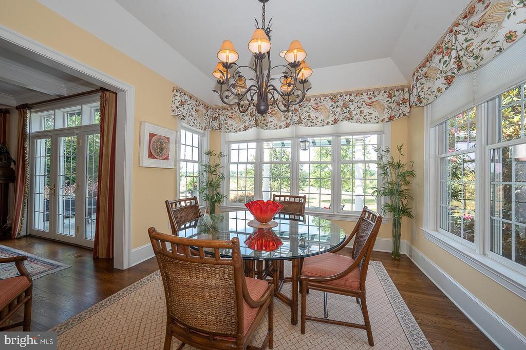 337 APPLEBROOK DRIVE