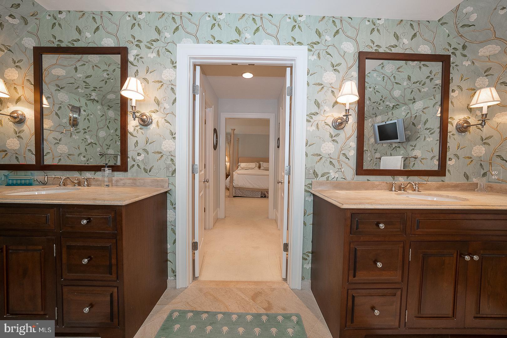 337 APPLEBROOK DRIVE