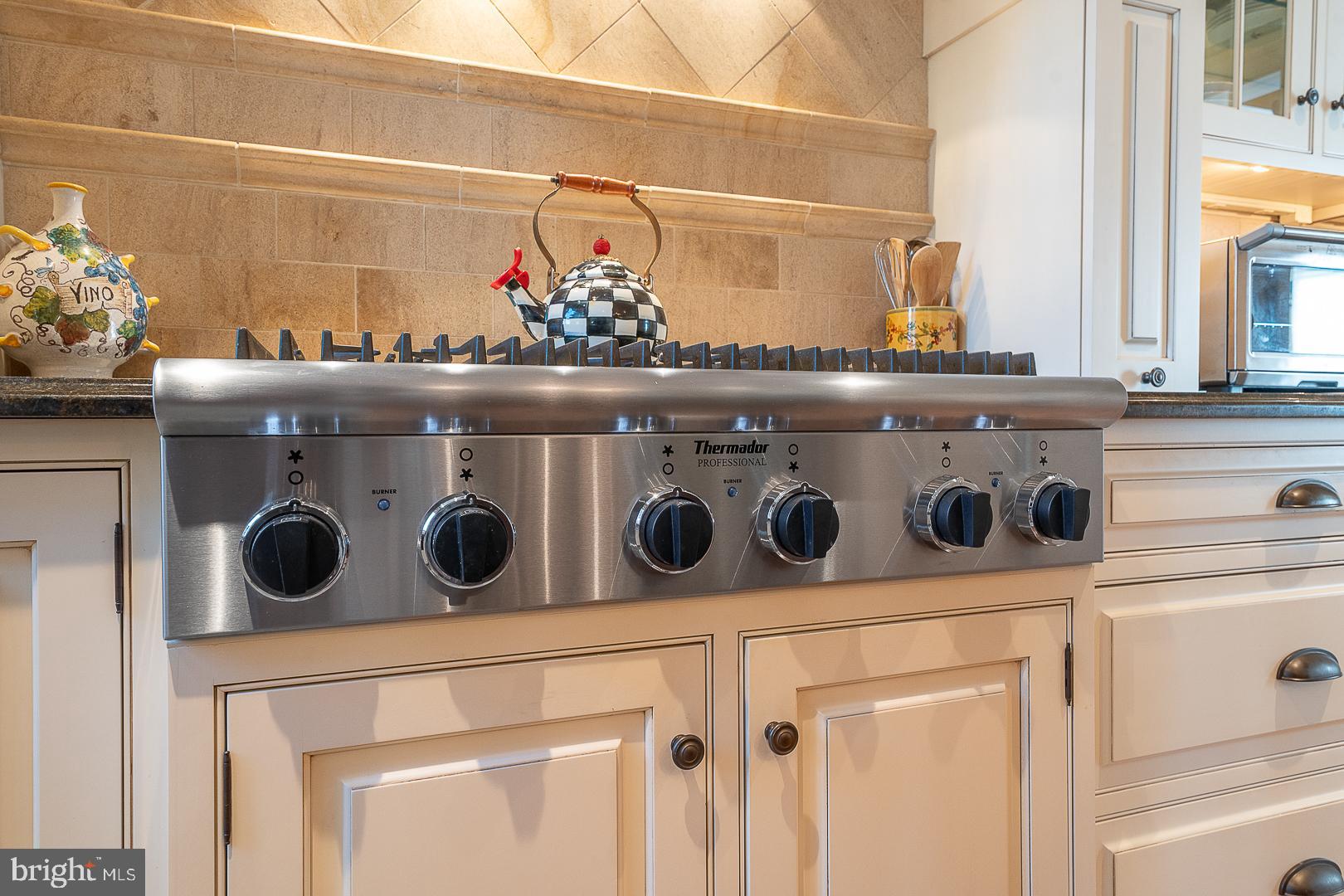 337 APPLEBROOK DRIVE