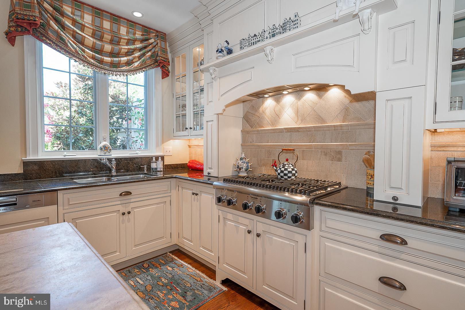 337 APPLEBROOK DRIVE