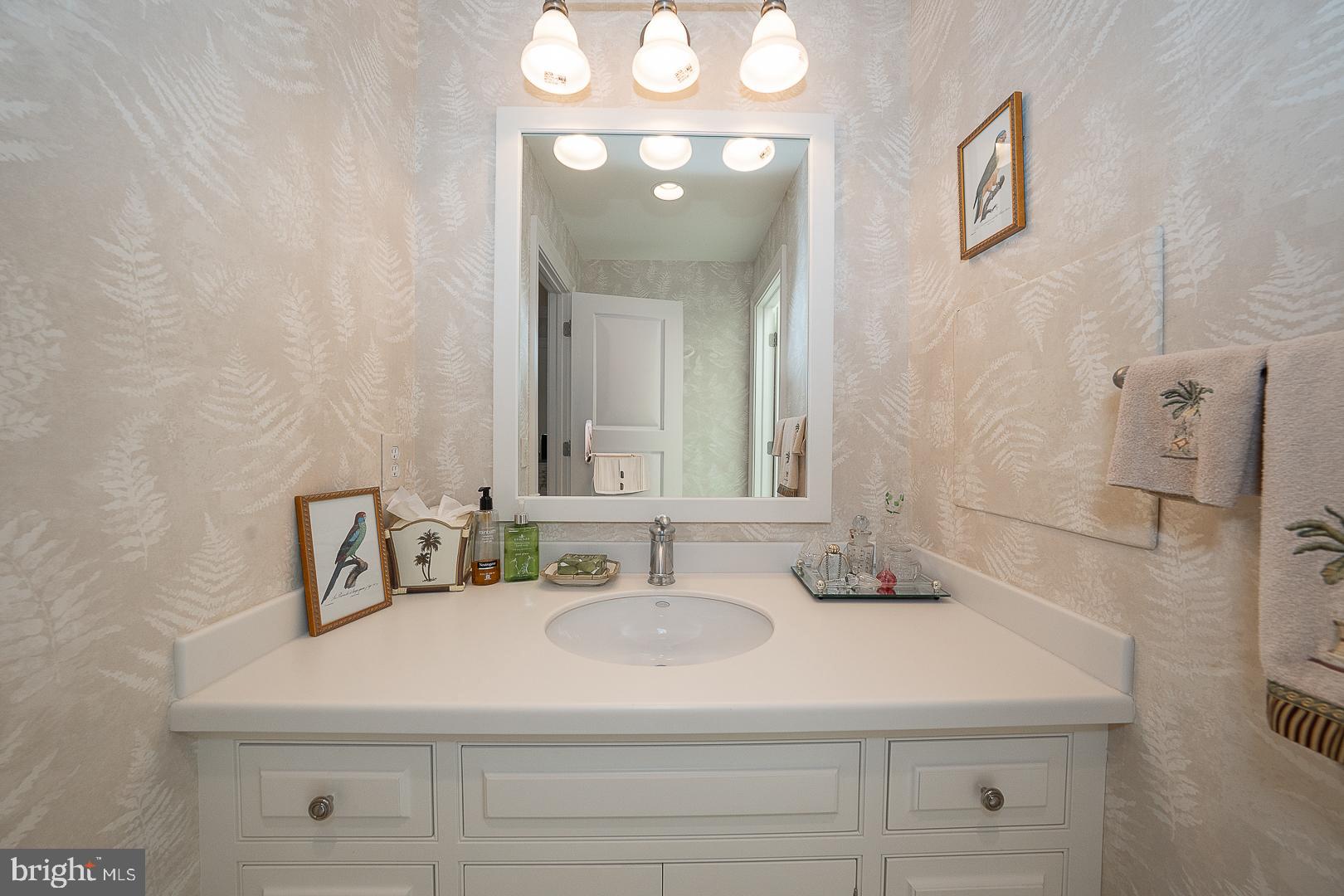 337 APPLEBROOK DRIVE