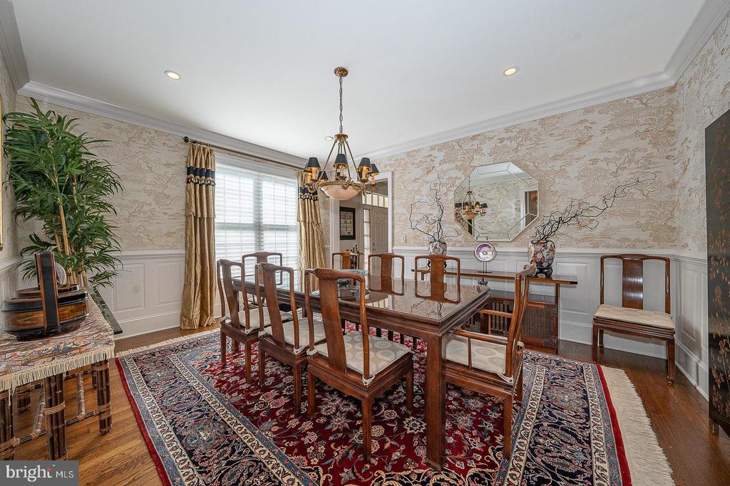 337 APPLEBROOK DRIVE