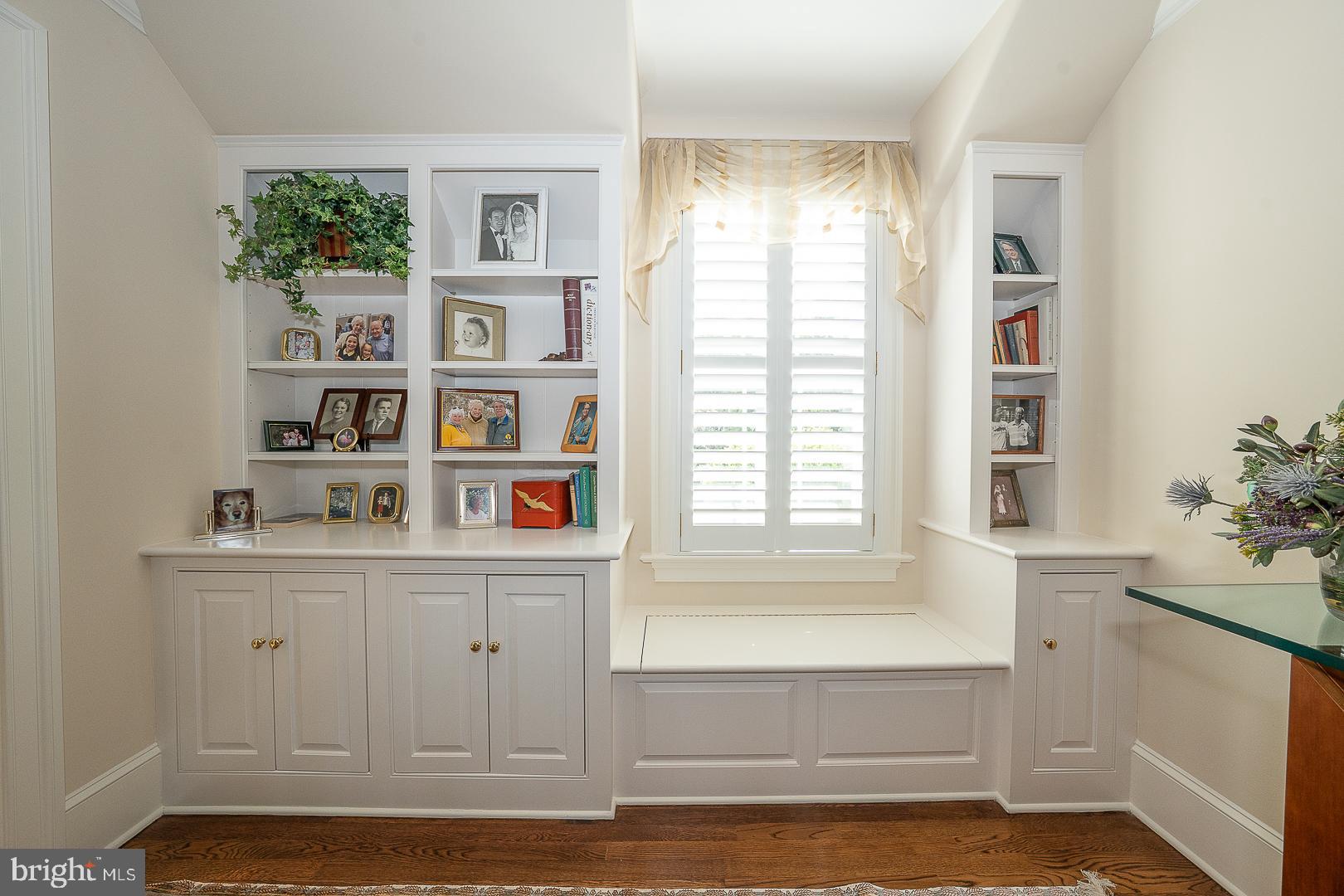 337 APPLEBROOK DRIVE