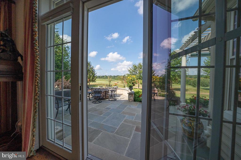 337 APPLEBROOK DRIVE