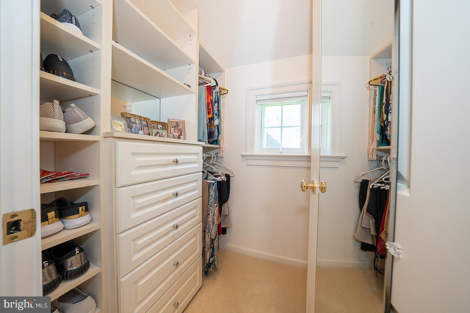 337 APPLEBROOK DRIVE