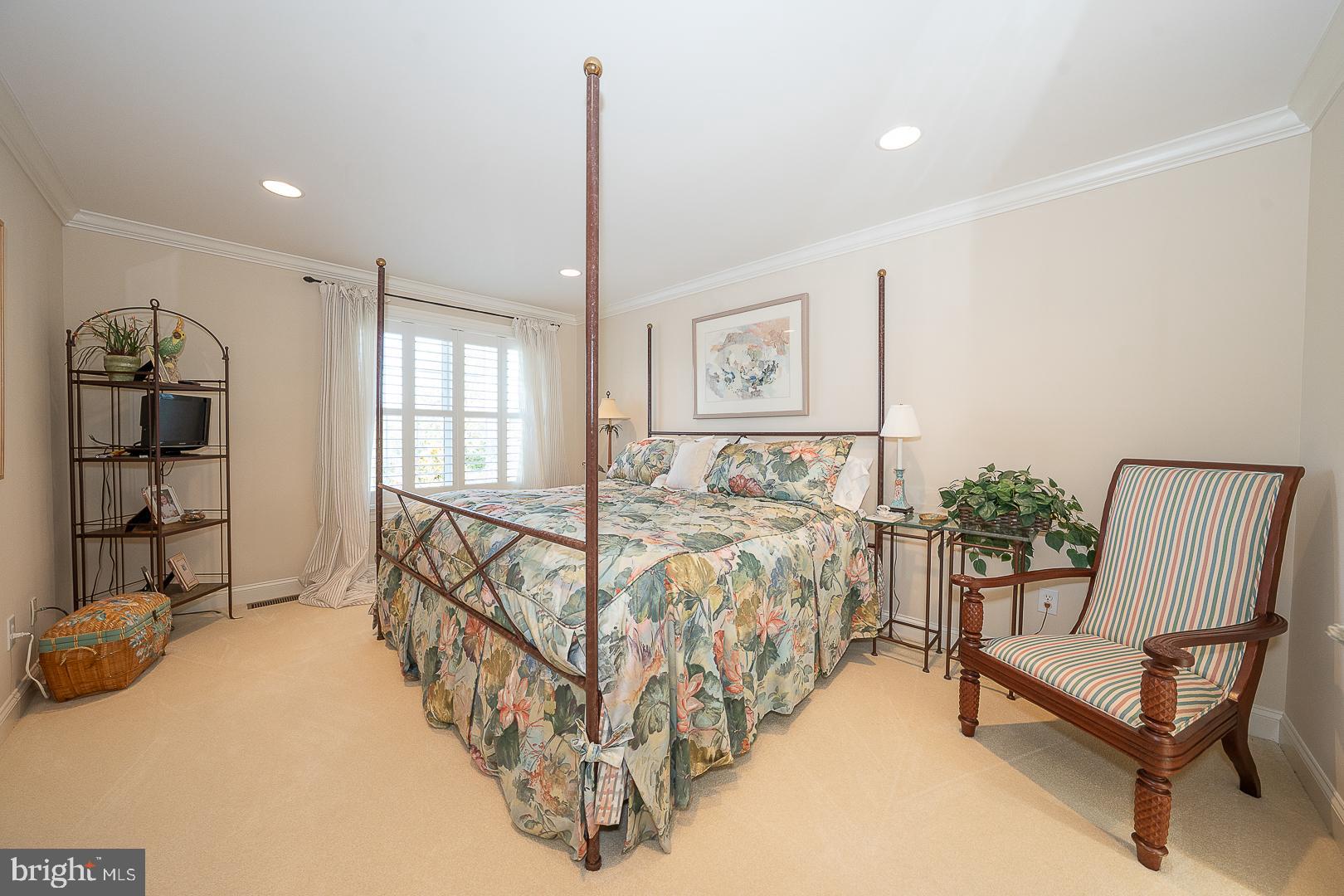 337 APPLEBROOK DRIVE