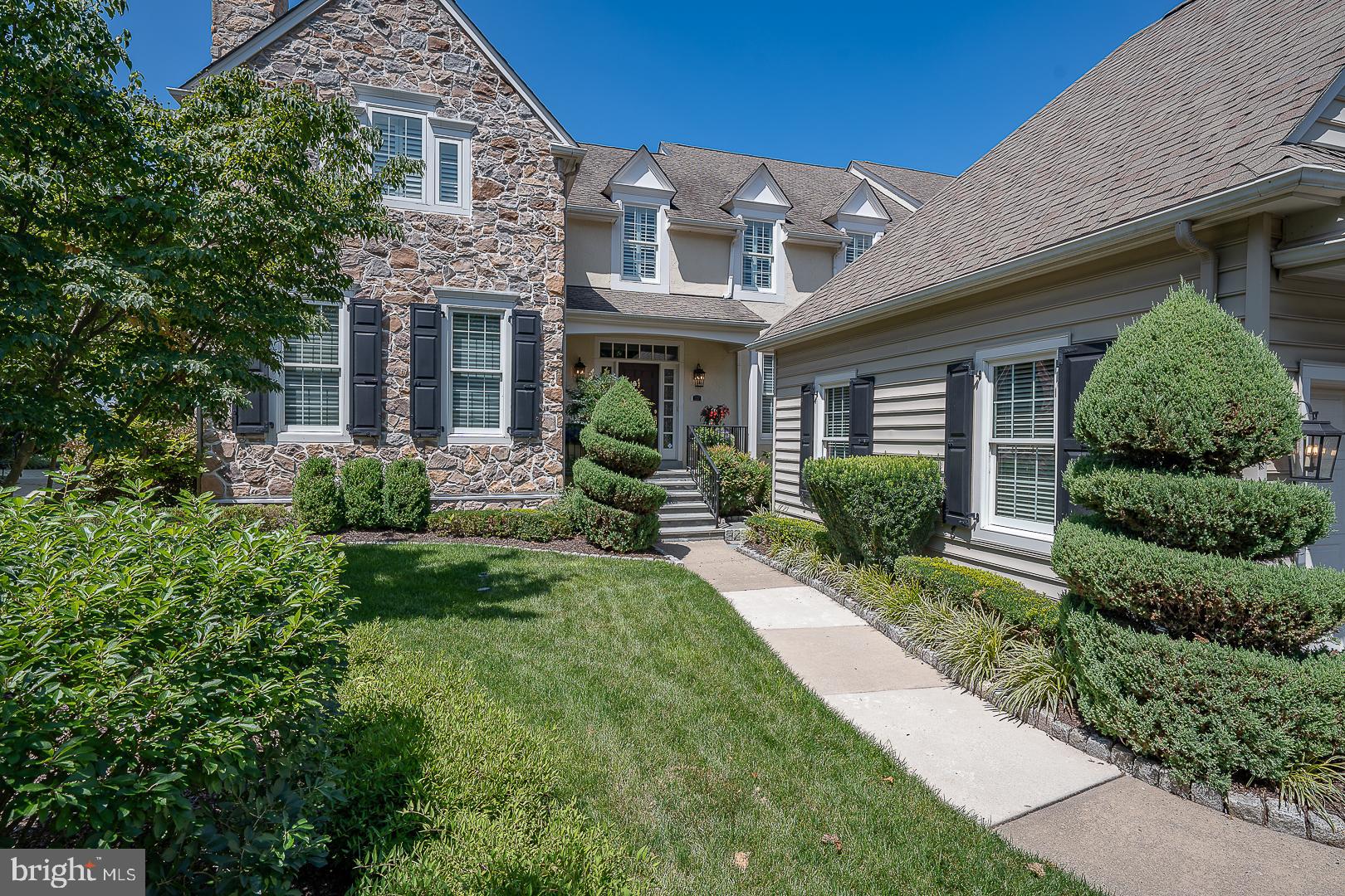 337 APPLEBROOK DRIVE