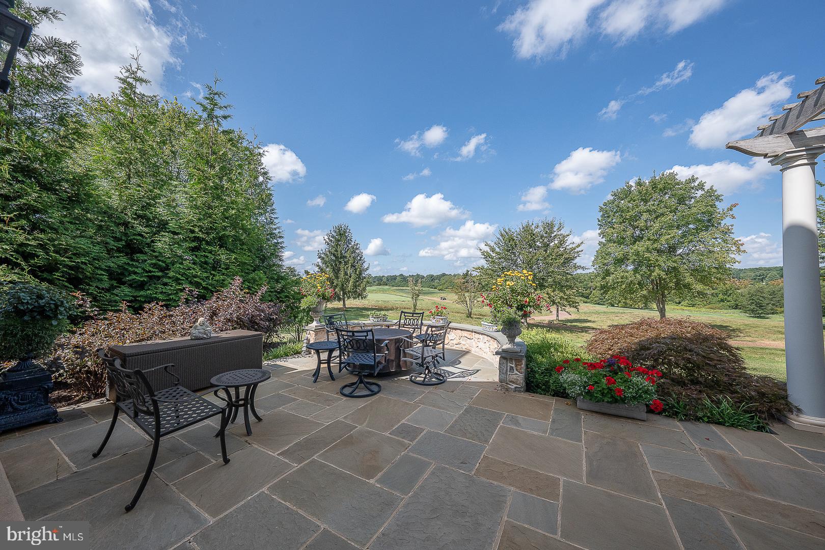 337 APPLEBROOK DRIVE