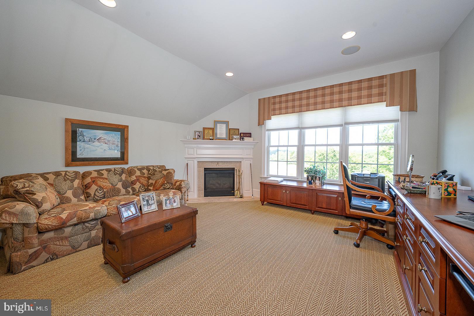 337 APPLEBROOK DRIVE