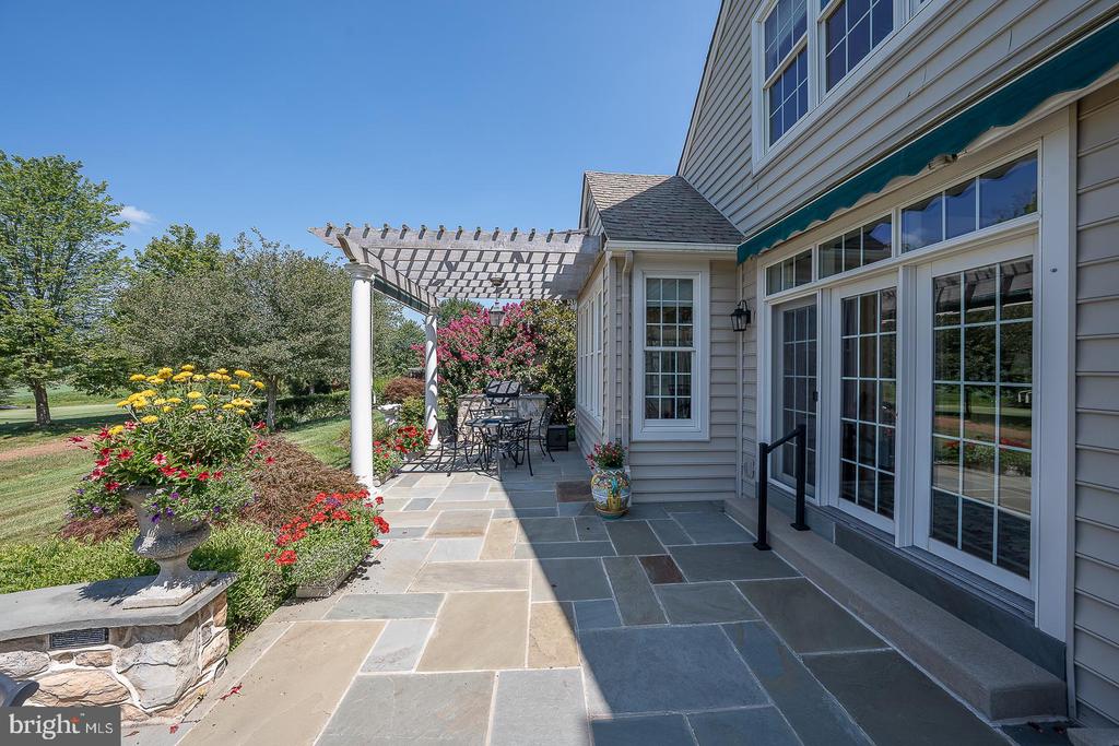 337 APPLEBROOK DRIVE